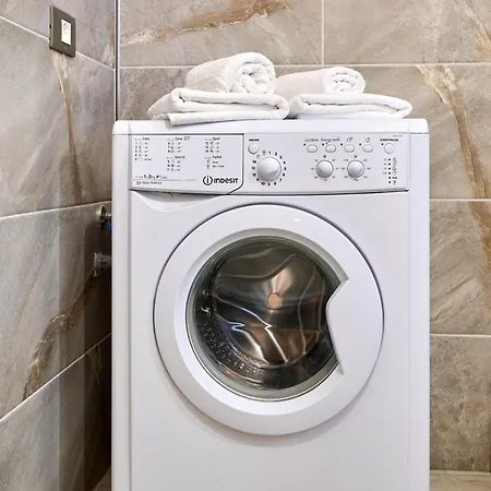 Silverbay - Pool And Apartment