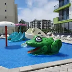Silverbay - Pool And *