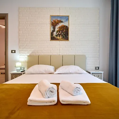 Silverbay - Pool And Spa Beach Resort Apartment Navodari