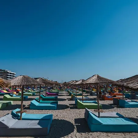 Silverbay - Pool And Spa Beach Resort