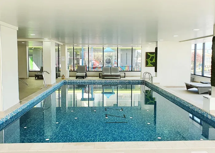 Silverbay - Pool And